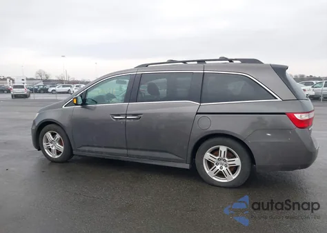 2013 Honda Odyssey Touring/Touring Elite from USA, damaged, VIN 5FNRL5H98DB051672